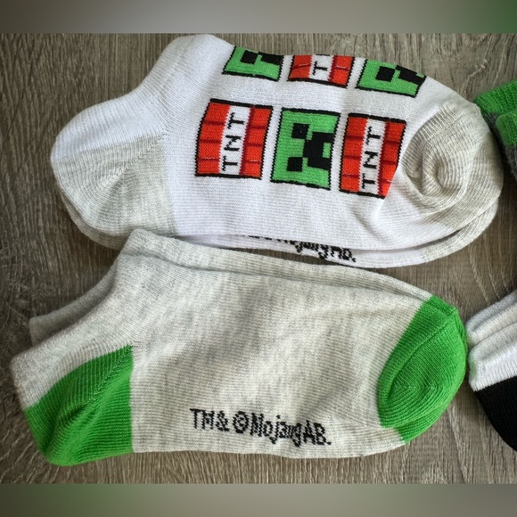 🟩Bundle 2/$8🟩NWOT Minecraft socks. Size 9-2. - Picture 3 of 5